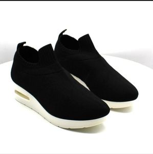 DKNY black size 8.5 Angie Slip on wedge sneaker